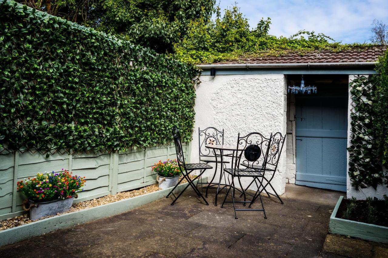 Laurel Cottage Burton  エクステリア 写真