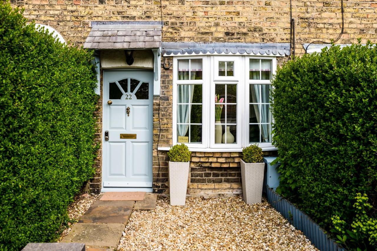 Laurel Cottage Burton  エクステリア 写真