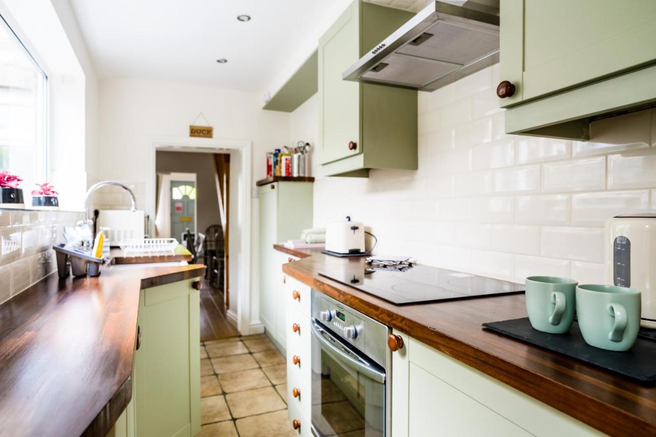 Laurel Cottage Burton  エクステリア 写真